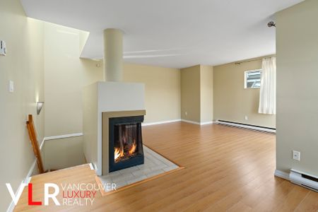 Townhouse in Vancouver West Side, BC - Photo 5