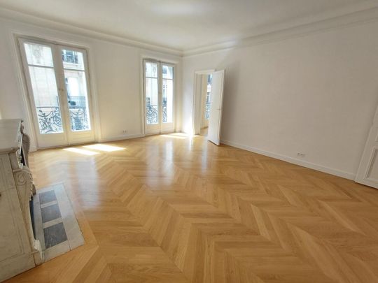 location Appartement T6 DE 193.3m² À PARIS - Photo 1