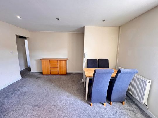 3 bedroom flat to rent - Photo 1