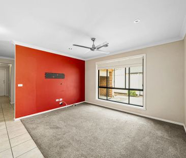 48 Retford Close, Werribee. - Photo 2