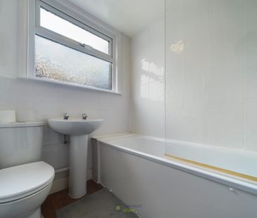 Myrtle Avenue, Fareham, PO16 - Photo 2