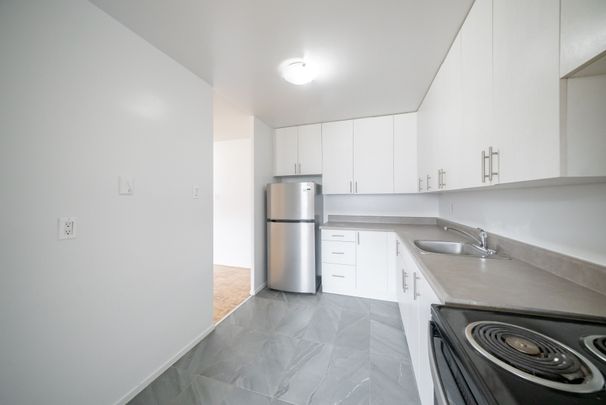 For Lease - 5 Glamorgan Avenue Unit# 712, Toronto, Ontario - Photo 1