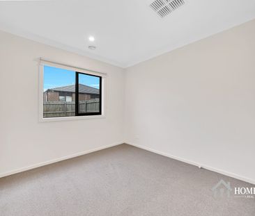 Modern Family Living with Space, Comfort & Value in Wallan - Photo 3