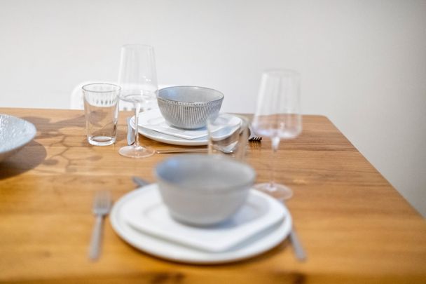 2 Bed Flat, Pembridge Gardens, W2 - Photo 1