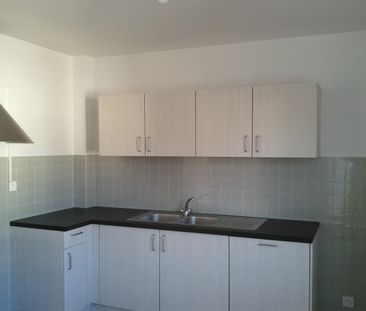 Location Appartement 3 pièces 74m² - Photo 2