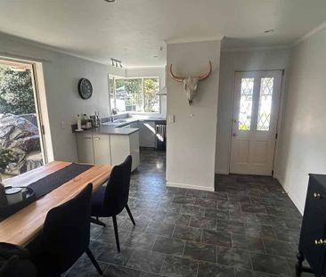 Sunny 3-Bedroom Home with Grampians Views - Photo 1