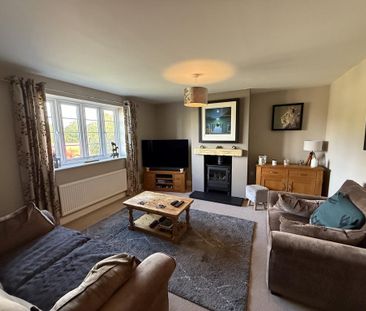 3 bedroom detached house to rent - Photo 2