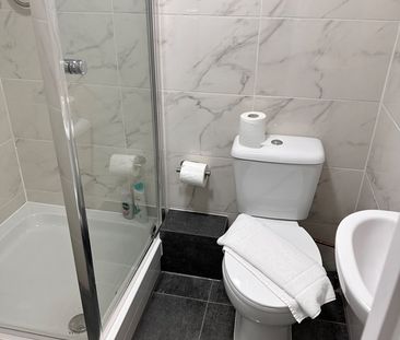 Studio Flat, Tottenham Lane, N8 - Photo 1