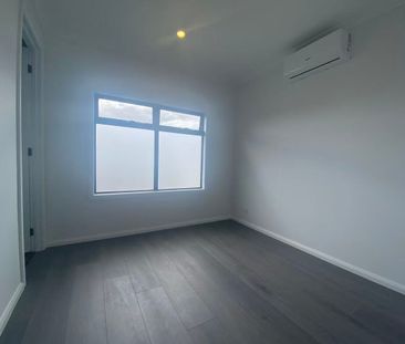 Brand New Furnished Room with Private Ensuite - Photo 5