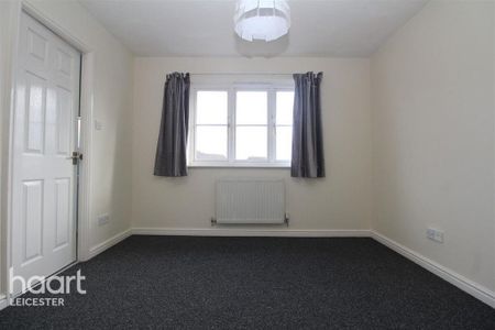 4 bedroom detached house to rent - Photo 5