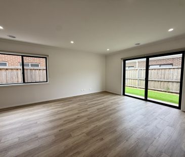 30 Pegasus Drive, Weir Views VIC, Belconnen - Photo 5