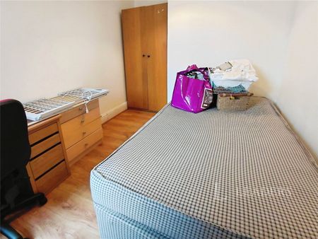 4 bedroom house to rent Standish Road, Manchester, M14 - Photo 5