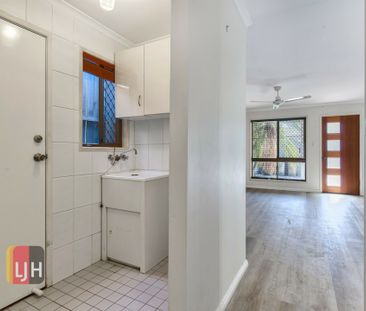 LOW SET 3 BEDROOM HOME IN STAFFORD - Photo 5