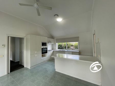 24 Chirnside Road, 3806, Berwick Vic - Photo 4