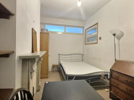 3 bedroom apartment to rent - Photo 5