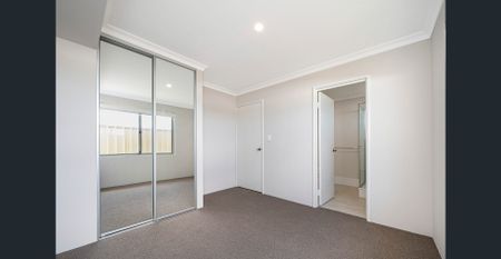 2 BEDROOM CAPTURING THE SEA BREEZES - Photo 4