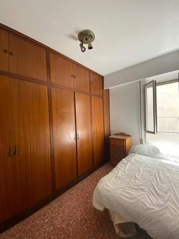 Calle de la Democracia, Valencia, Valencian Community 46014 - Photo 3