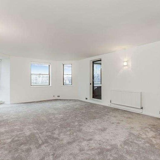 Riverside Court, Vauxhall, SW8 - Photo 1