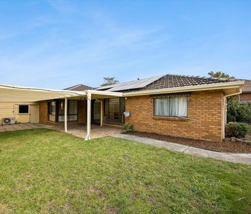 Spacious Family Home in Quiet Court Location - Photo 5