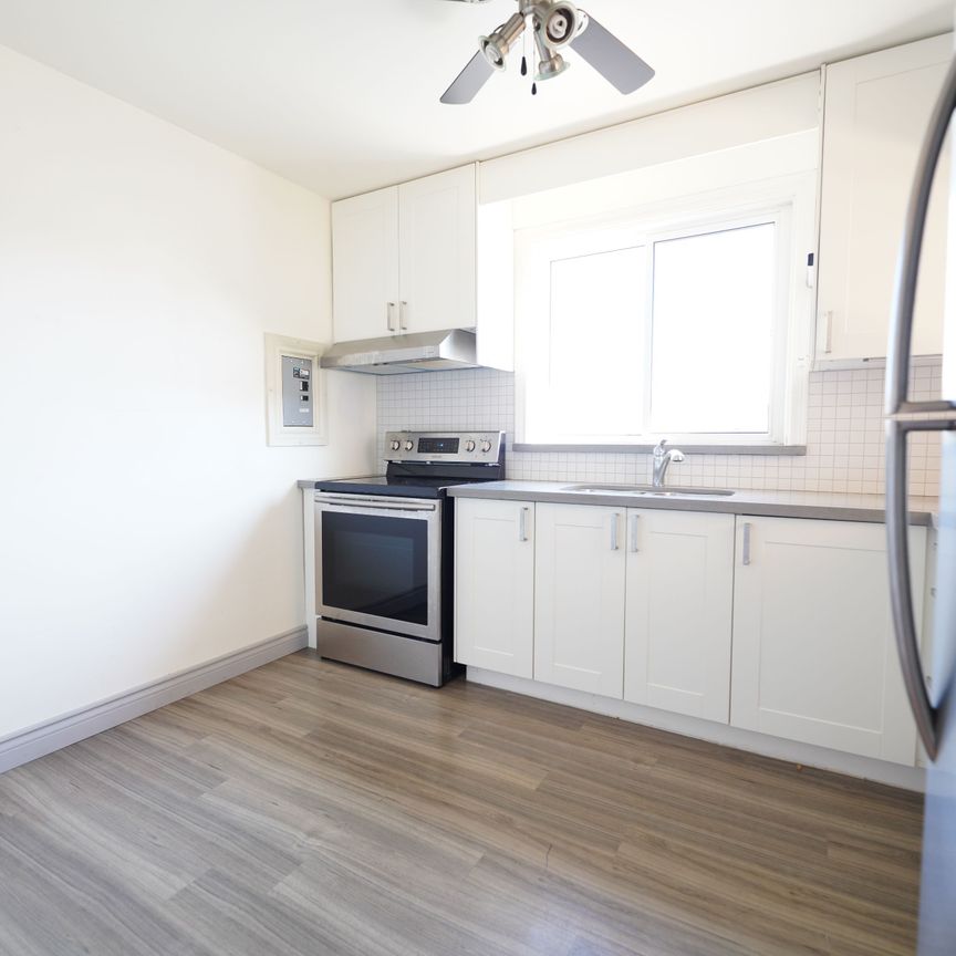 For Lease - 9 Mississauga Road Unit# Upper, Mississauga, Ontario - Photo 1