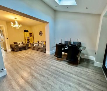 Bletchley Road, Leeds, Horsforth - Photo 2