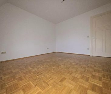 Altbau-Charme: 4,5 Zi. mit Echtholzparkett & sep. Home-Office-Zimme... - Photo 4