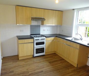 2 bedroom semi-detached house to rent - Photo 3