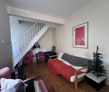 3 bedroom private hall to rent - Photo 1