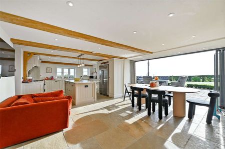 A country home which has been finished to an exceptionally high standard - Photo 2