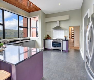 5 Bedroom Home with Sweeping Harbour Views - Photo 5