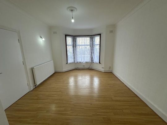 5 bedroom end of terrace house to rent - Photo 1