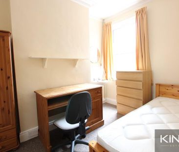 5 bedroom terraced house to rent - Photo 4