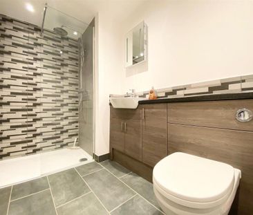 2 bedroom flat to rent - Photo 3