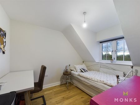 6 Newnes Gardens, Shrewsbury, SY4 3BQ - Photo 4