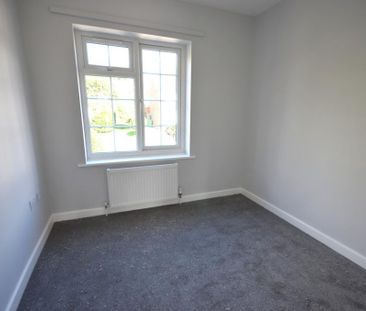 4 bedroom semi-detached house to rent - Photo 5