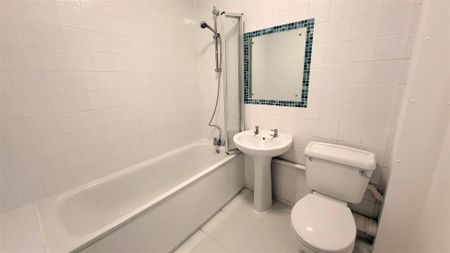 Harris Close, ENFIELD - Photo 4