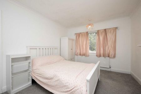 3 bedroom detached house to rent - Photo 4