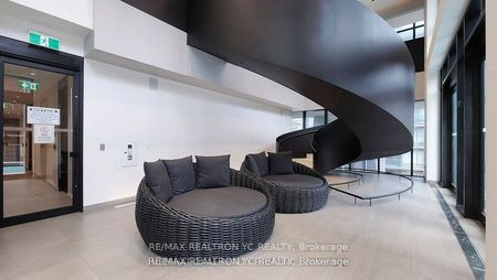 For Lease - 1 Yorkville Avenue Unit# 710, Toronto, Ontario - Photo 4