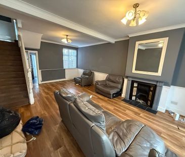 3 bedroom terraced house to rent - Photo 4