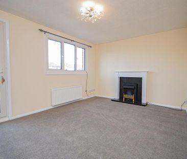 3 bedroom end of terrace house to rent - Photo 2