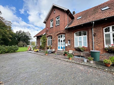 Detern - Leben im historischen Bahnhof! Geräumige Wohnung auf zwei Etagen. - Photo 3