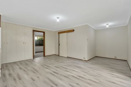 Charming 3 Bedroom Home in Leafy Hope Valley! - Photo 4