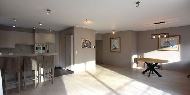 Appartement te huur in Roeselare voor € 950 met 2 slaapkamers - Photo 1