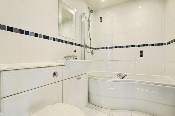 4 bedroom House To Let - Photo 1