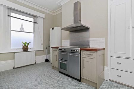 1 bedroom in a house share to rent - Photo 5