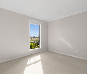 Near New Town House in Meridian Estate&excl; - Photo 1