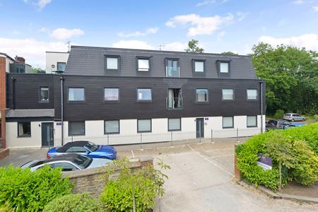 Flambard Way, Godalming, Surrey, GU7 - Photo 5