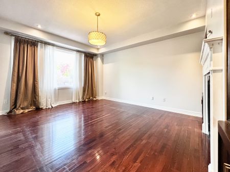 For Lease - 3306 Fox Run Circle, Oakville, Ontario - Photo 2