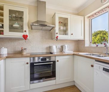 2 bedroom retirement property to rent - Photo 4