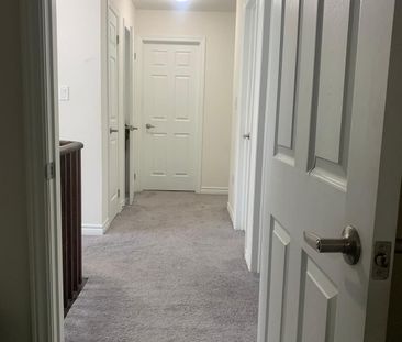 For Lease - 253 Fleetwood Drive, Oshawa, Ontario - Photo 5